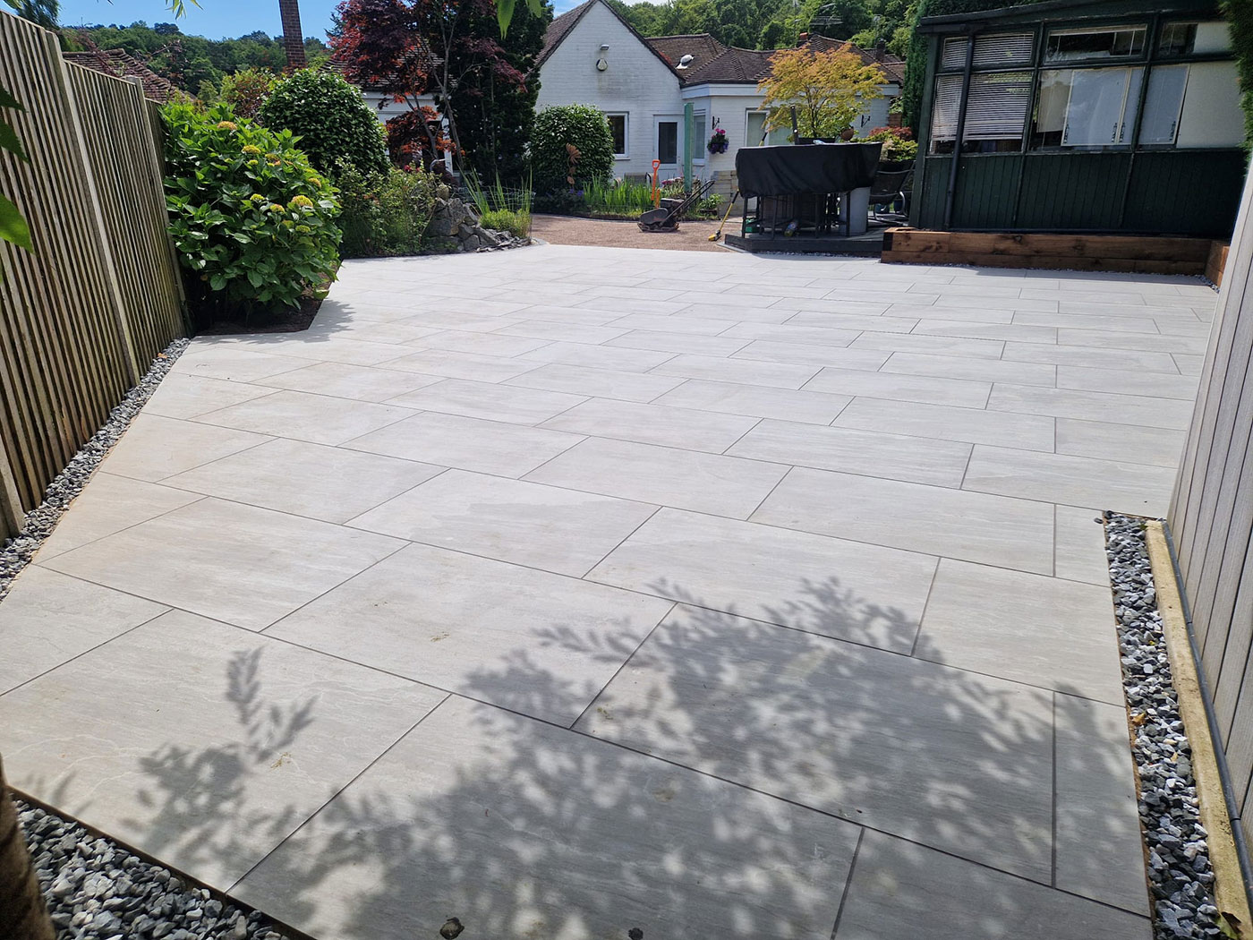 Porcelain Patios by Perfect Landscapes, Yateley