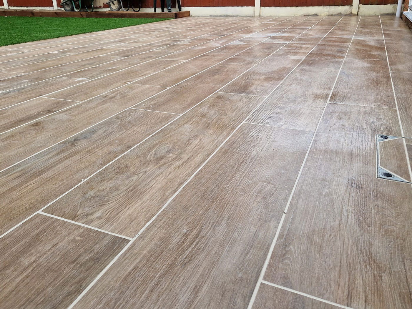 Porcelain Patios by Perfect Landscapes, Yateley