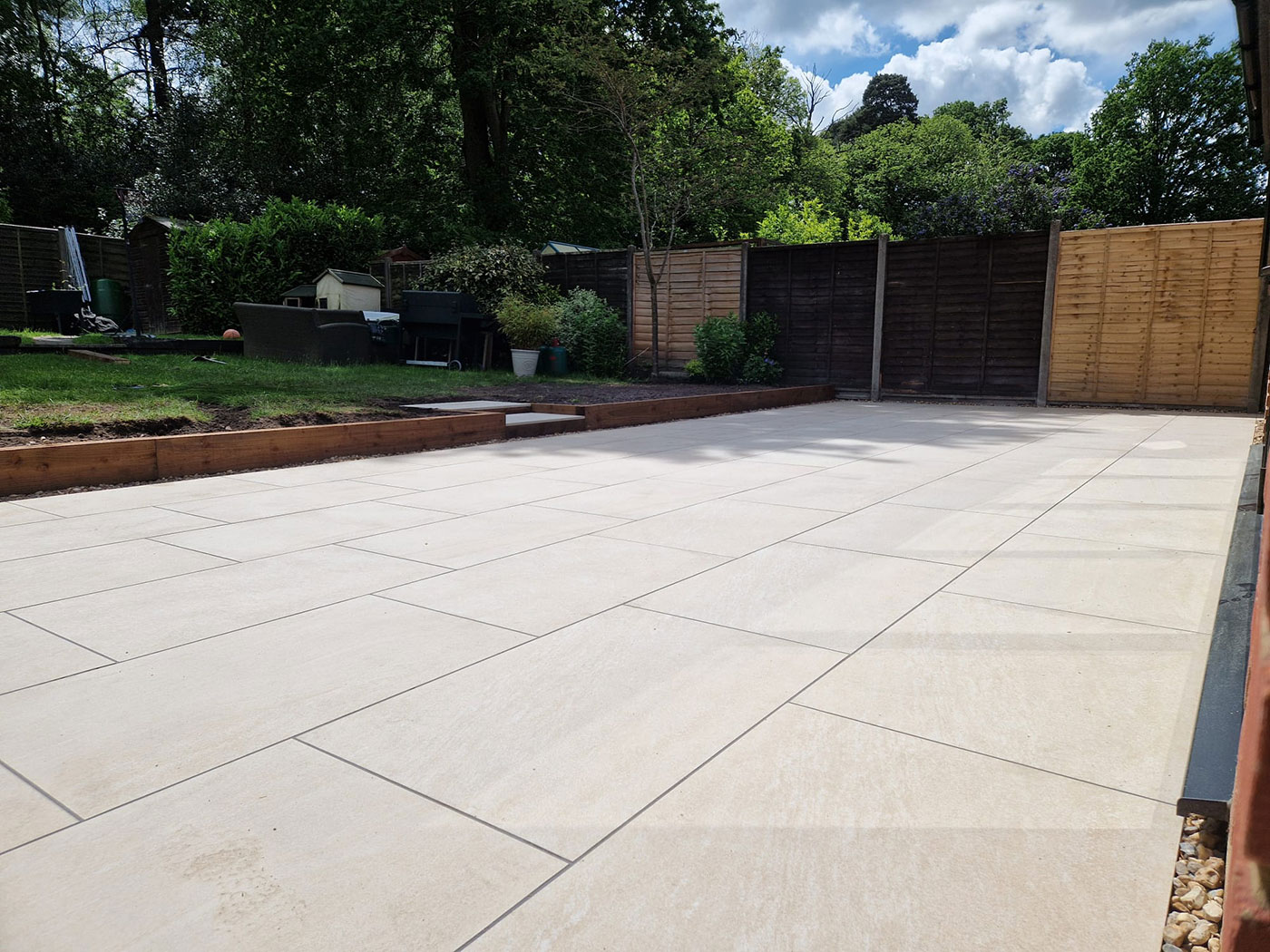 Porcelain Patios by Perfect Landscapes, Yateley