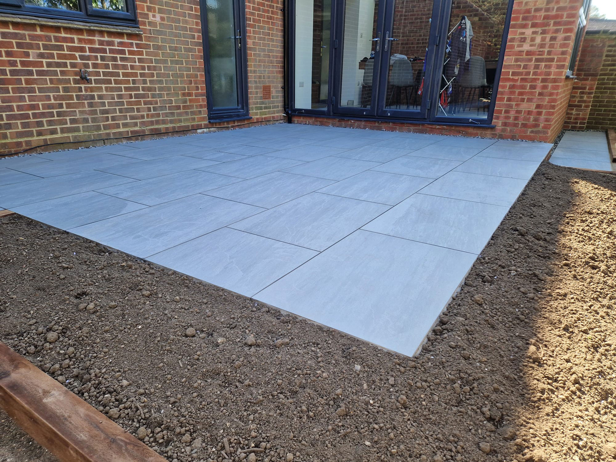 Porcelain Patios by Perfect Landscapes, Yateley